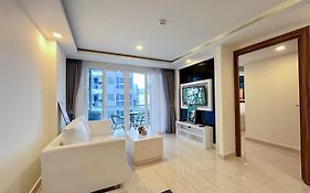 Grand Avenue Residence Condominium